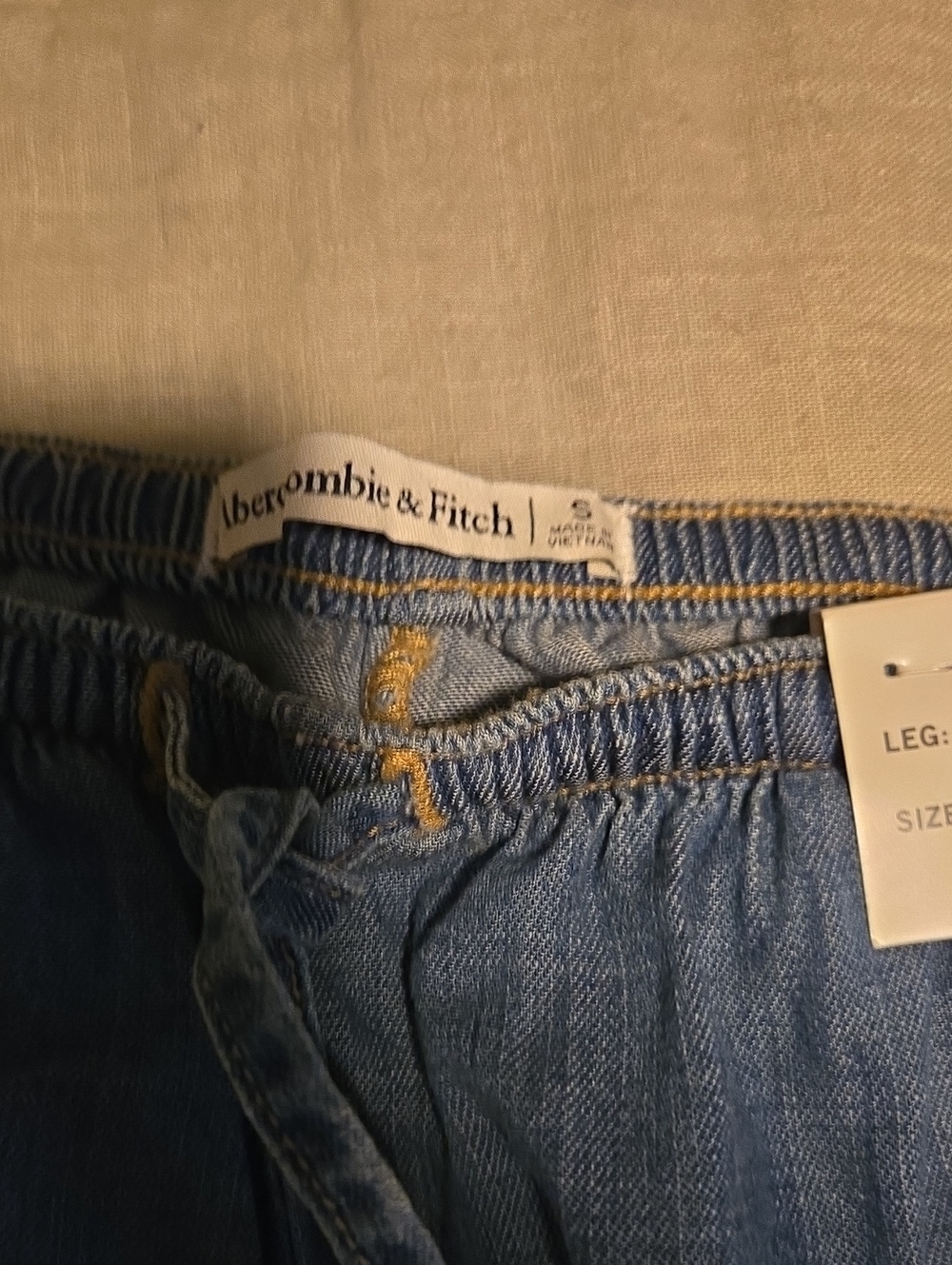 Abercrombie& Fitch Wide Leg Pants - Picture 3 of 4